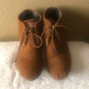 Toms suede ankle boots
